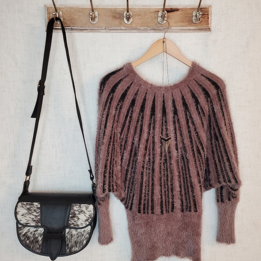 TEDDY CUTE TOP SWEATER -Size S & M🤎!